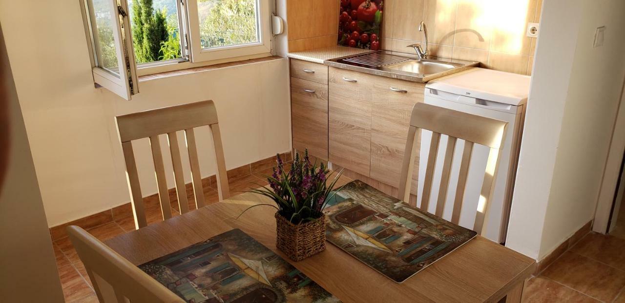 Apartmani Mia Rada Budva Exteriör bild